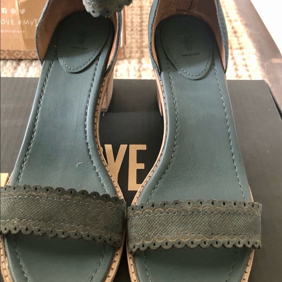 New Frye Brielle Scallop Back Zip Heels - Picture 3 of 5